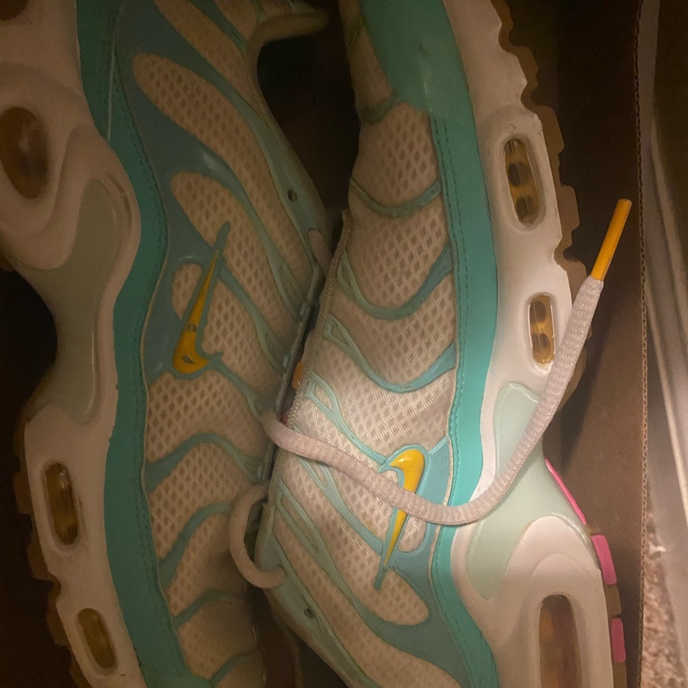 Nike - Picture 2 of 2